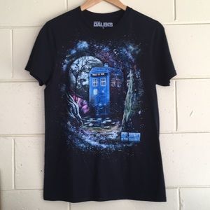 Doctor Who and the Daleks black t shirt. Sz Small